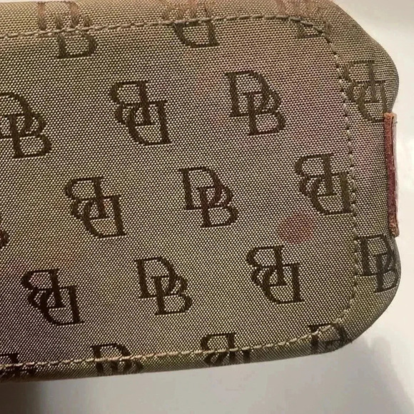 Dooney and Bourke classic leather canvas shoulder all over print tote handbag - Picture 7 of 8